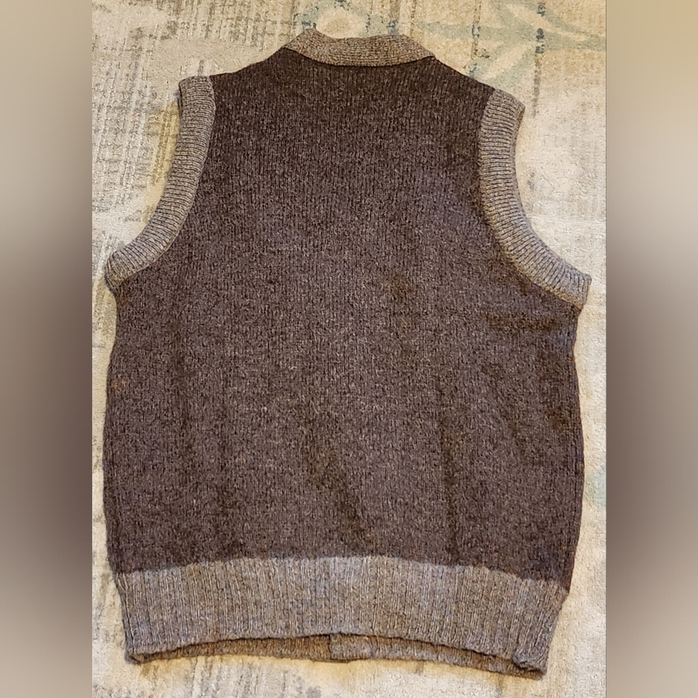 Pendleton Shetland Button Up Vest. Brown. Size Medium. PLZ READ - Picture 2 of 5